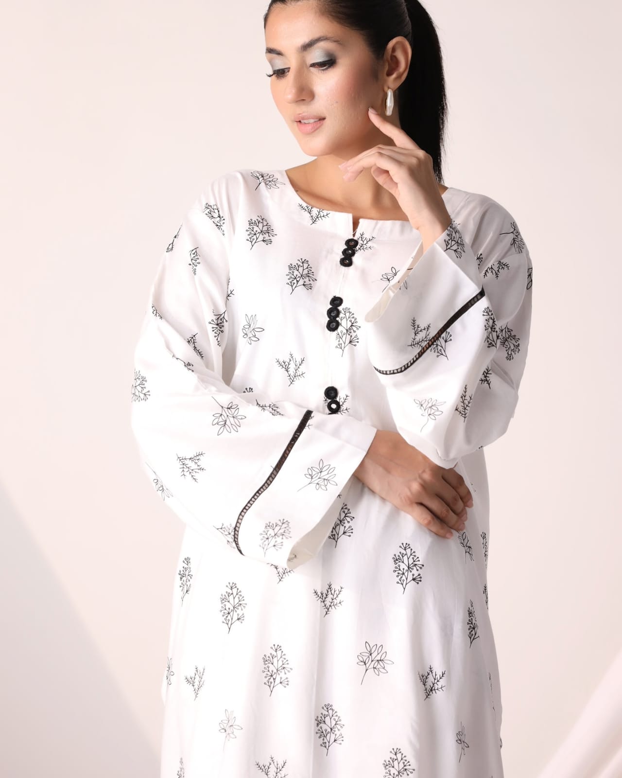 2pcs flower printed Stitched Suit Stone Winter linen Suit WINTER COLLECTION (white)