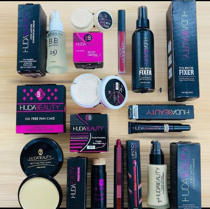 10 in 1 Makeup Deal / Huda Beauty Makeup Bundle perfect for all your beauty